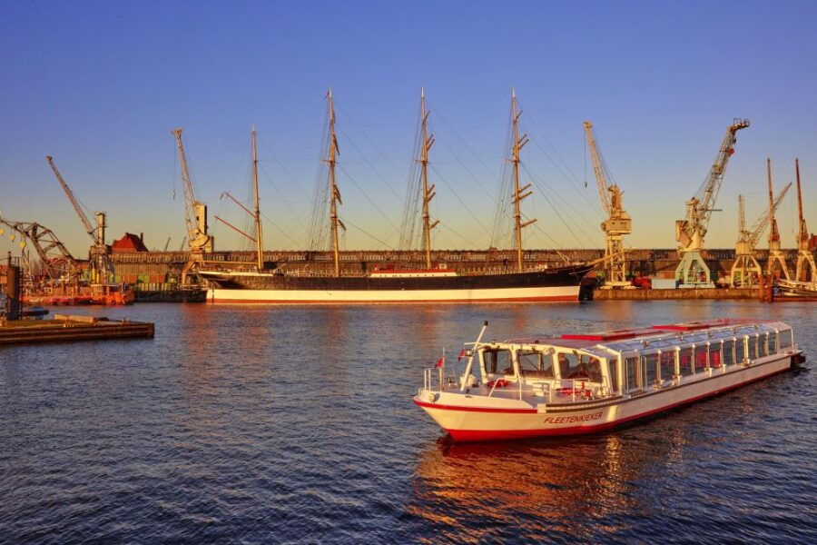 Hamburg: Sightseeing Cruise Through the City’s Waterways