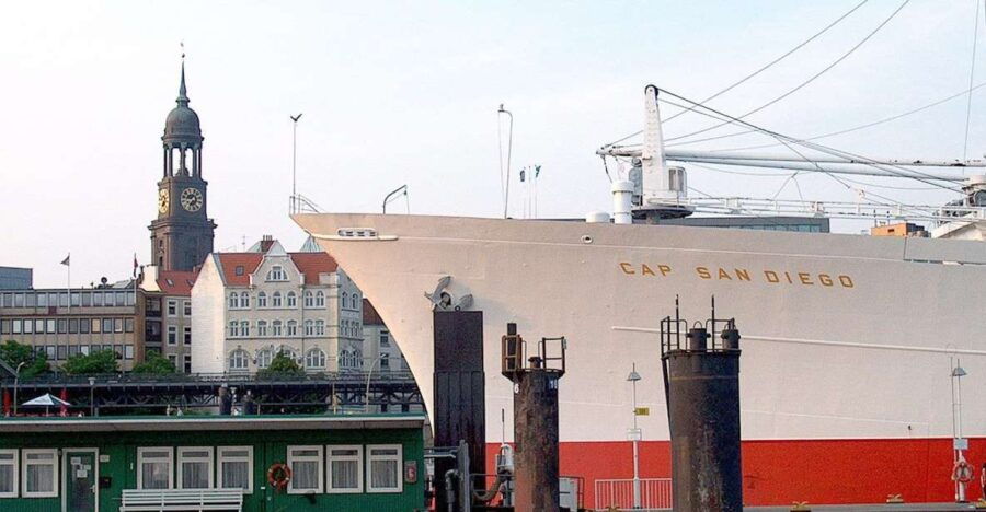 Hamburg: Traditional Harbor Tour With Commentary