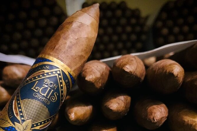 Hand Roll Your Cigar!