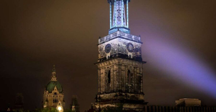 Hanover: Flashlight Guided Walking Tour at Night - Good To Know