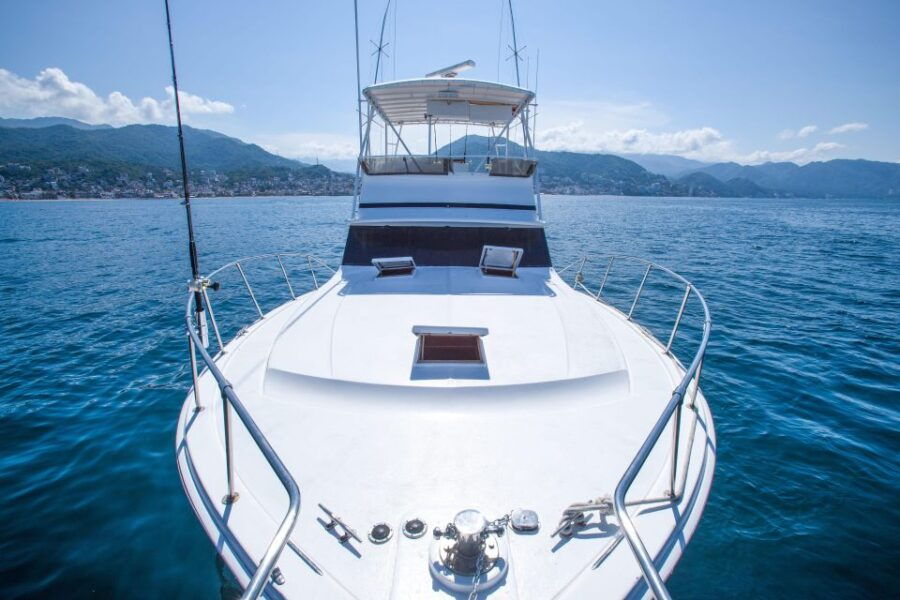 Hatteras 42-44′ Classic Yachts in Puerto & Nuevo Vallarta