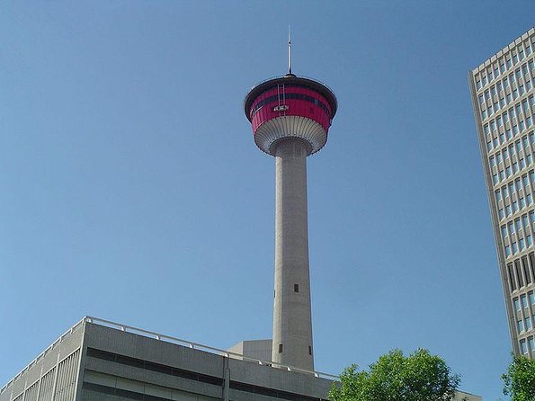 Heartwarming Walking Tour in Calgary for Those in Love
