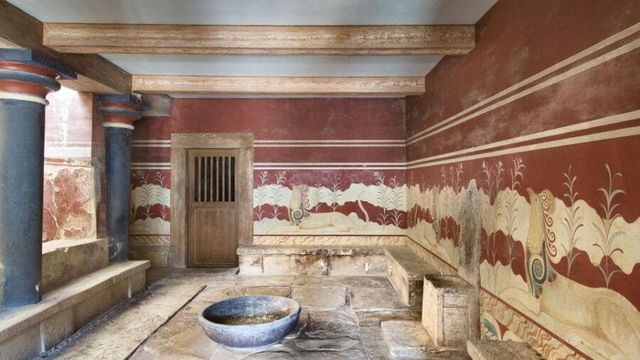 Heraklion: Knossos Palace, Heraklion Museum, and Market Tour