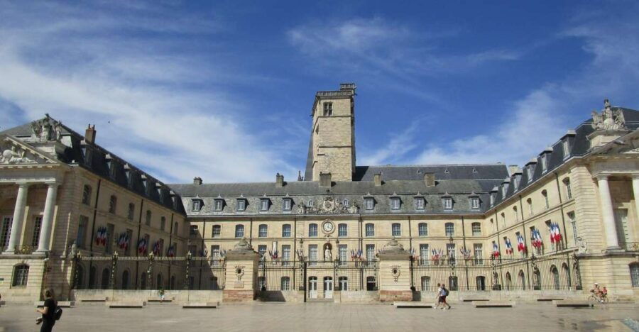 Historical Dijon: Outdoor Escape Game