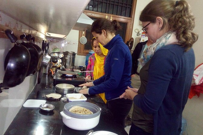 Home Cooking Demo & Dinner With Local Family in Jaipur