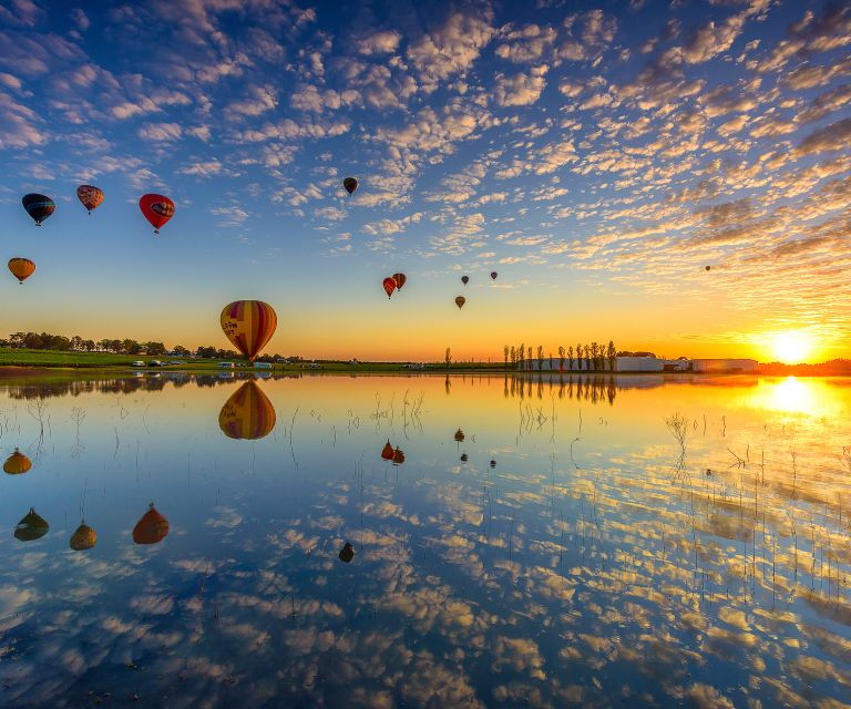 Hunter Valley: Sunrise Balloon Ride With Bubbly Breakfast