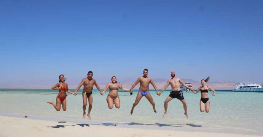 Hurghada: Giftun Island Tour With Snorkeling & Buffet Lunch