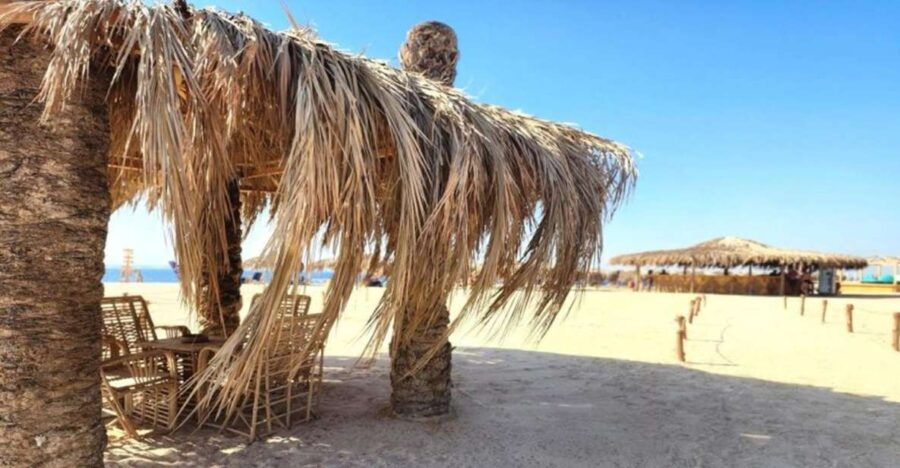 Hurghada: Magawish Island & Parasailing Tour W Buffet Lunch