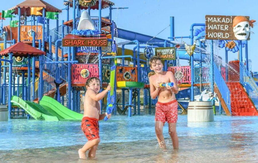 Hurghada: Makadi Water World With Lunch, Drinks & Transfers