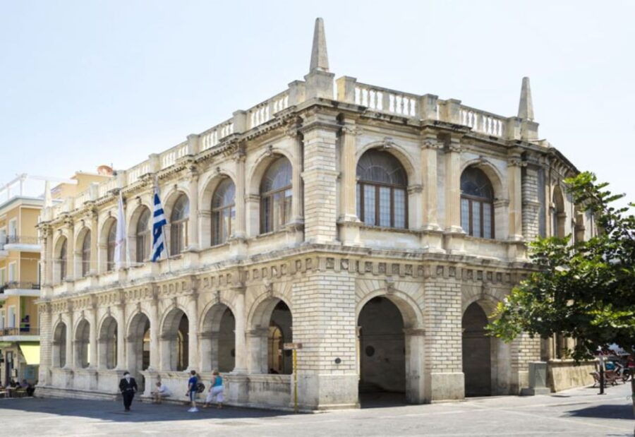 Ierapetra: Knossos Palace and Heraklion Guided City Tour