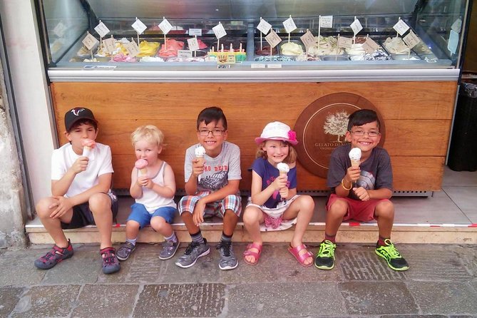 Illuminated Venice Tour for Kids & Families With Gelato & Sfogliatina Biscuit - Good To Know