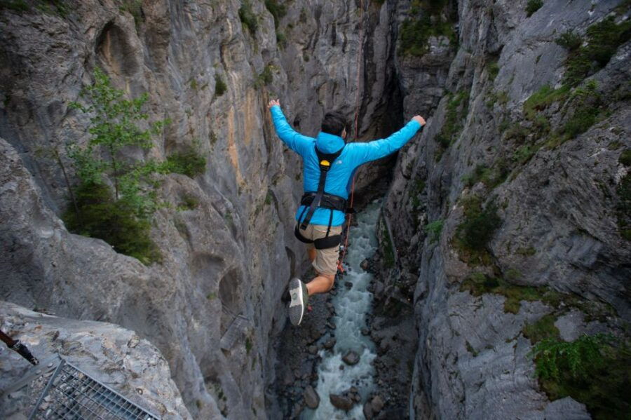 Interlaken: Canyon Swing in Grindelwald