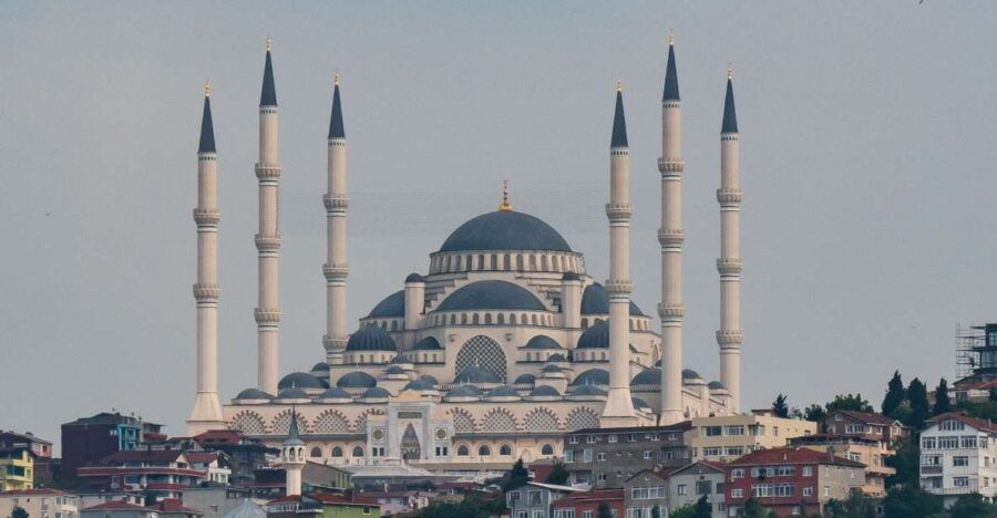 Istanbul: Asian Side Experience With Camlica Mosque & Lunch - Good To Know