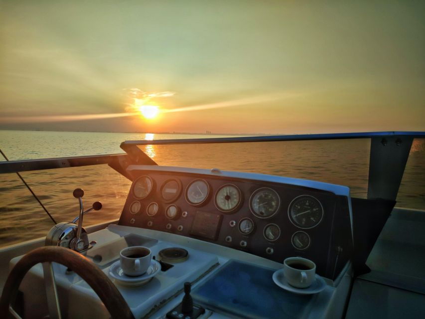 Istanbul: Bosphorus Sunset Cruise On Luxury Yacht - Good To Know