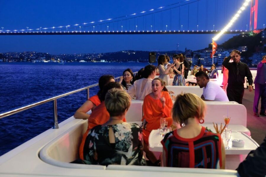 Istanbul: Bosphorus Sunset Cruise With Dinner - Good To Know