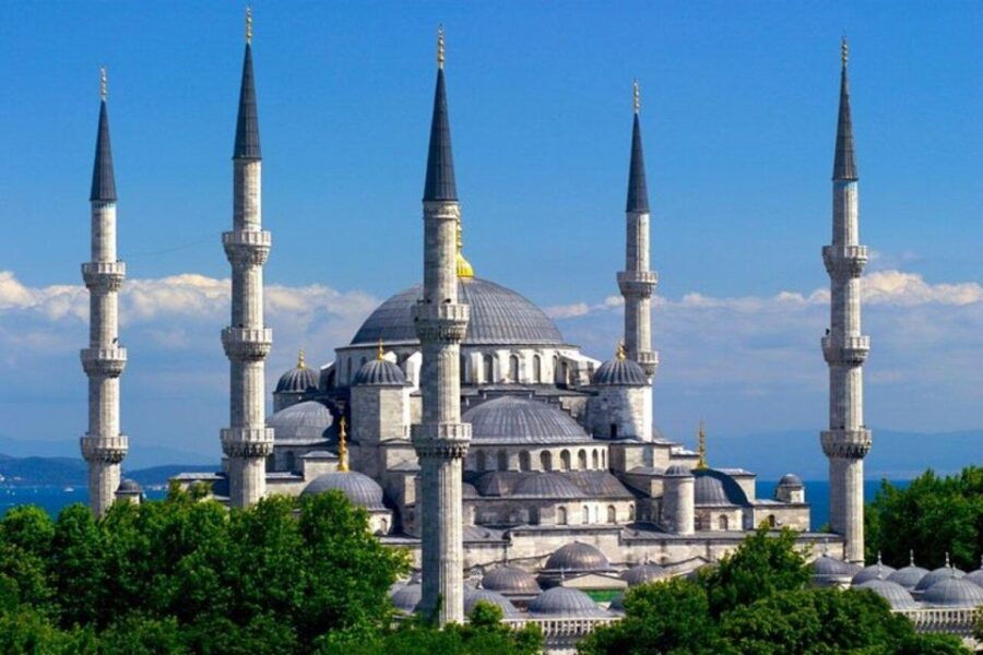 Istanbul: Hagia Sophia, Topkapi & Mosque Tour With Transfer - Good To Know