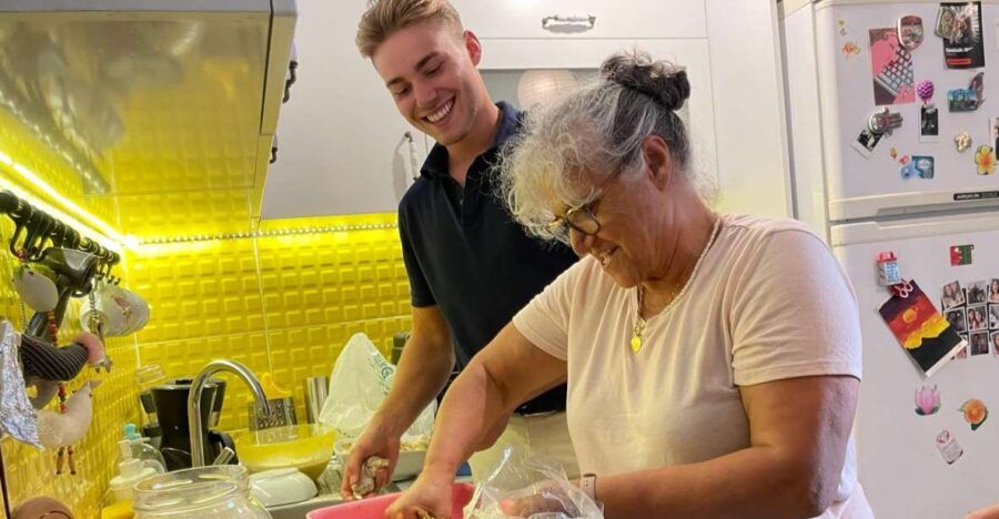 Istanbul Vegan Cooking Class With Local Mom and Daughter