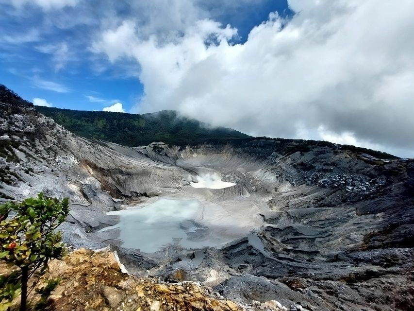 Jakarta: Bandung Volcano Day Tour