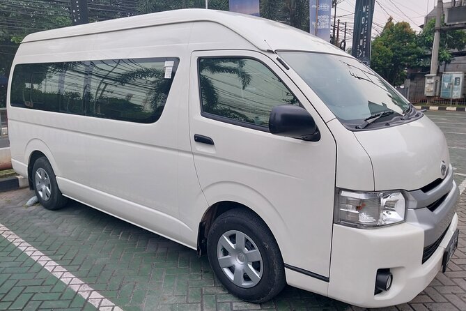 Jakarta Car Rental Full-day (10 Hours) – All Inclusive
