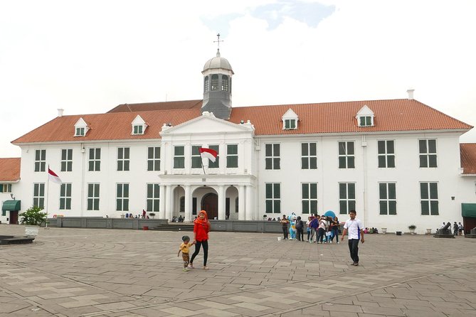 Jakarta City Tour: Historical Landmarks Private Tour All Inclusive - Good To Know