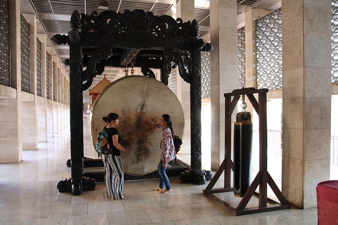 Jakarta Private City Tour With Obama School Visit