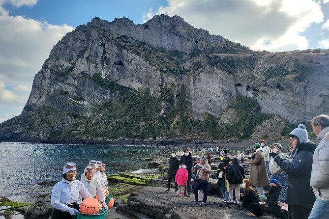 Jeju Island Japanese Customer Tour With Japanese Speaking Driver