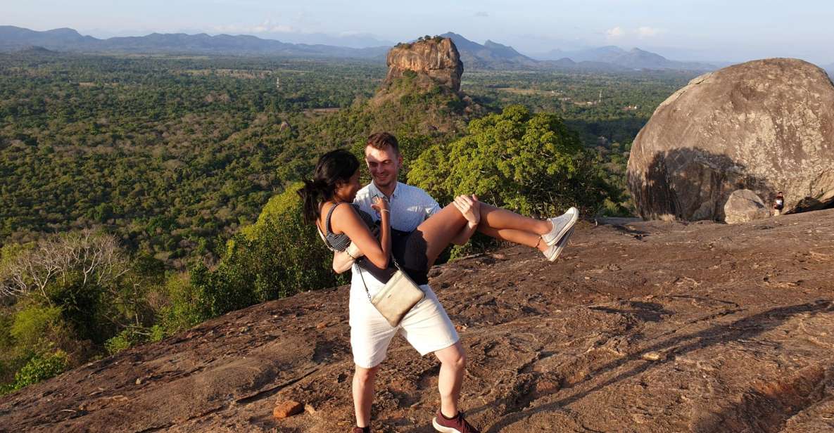 Kandy: Pidurangala Rock Sunrise and Minneriya Safari Trip