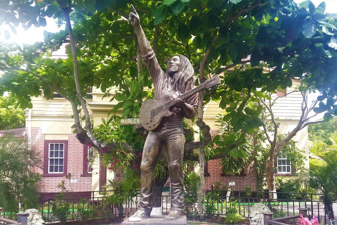 Kingston Sightseeing, Bob Marley Museum & Night Market Experience From Ocho Rios