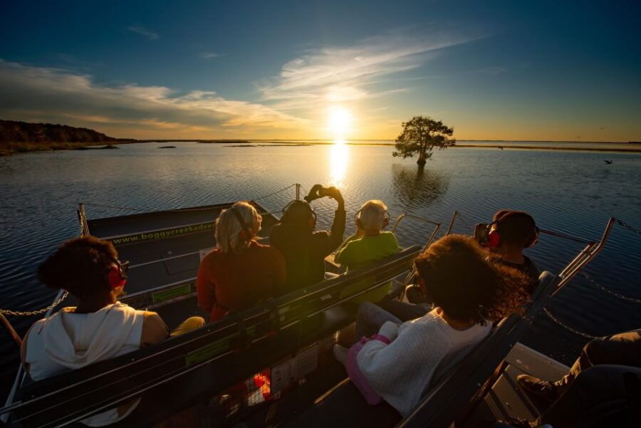 Kissimmee: Boggy Creek Sunset Airboat Tour