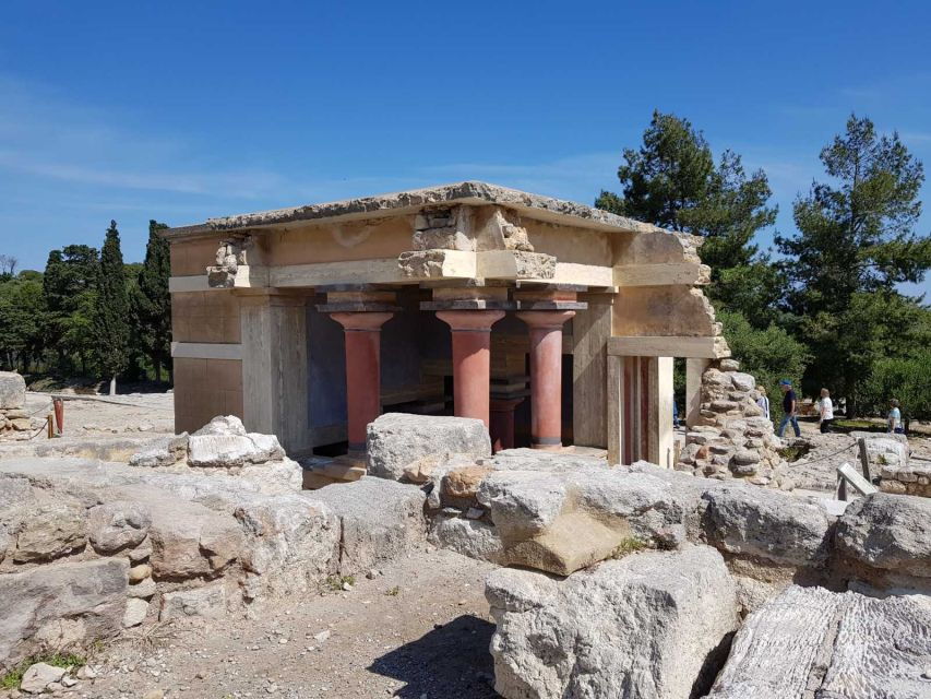 Knossos Palace and Village Pottery Tour