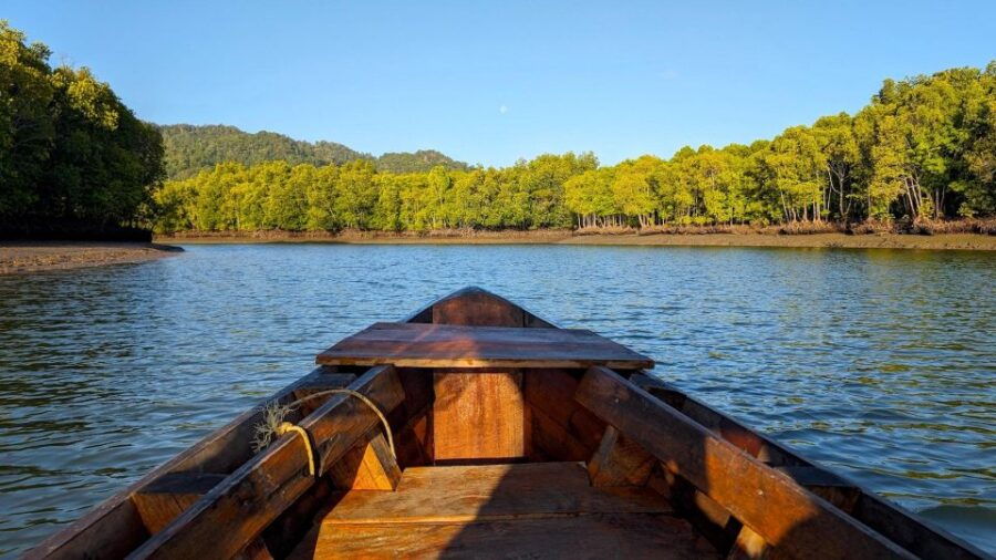Koh Lanta: Magical Sunrise Tour by Private Gondola