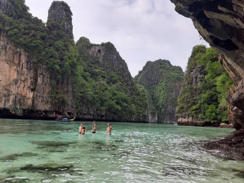 Koh Phi Phi: Island Hopping and Snorkeling Tour by Speedboat