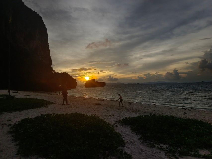 Krabi 7 Island Sunset by Buxury Vintage Boat With BBQ Dinner