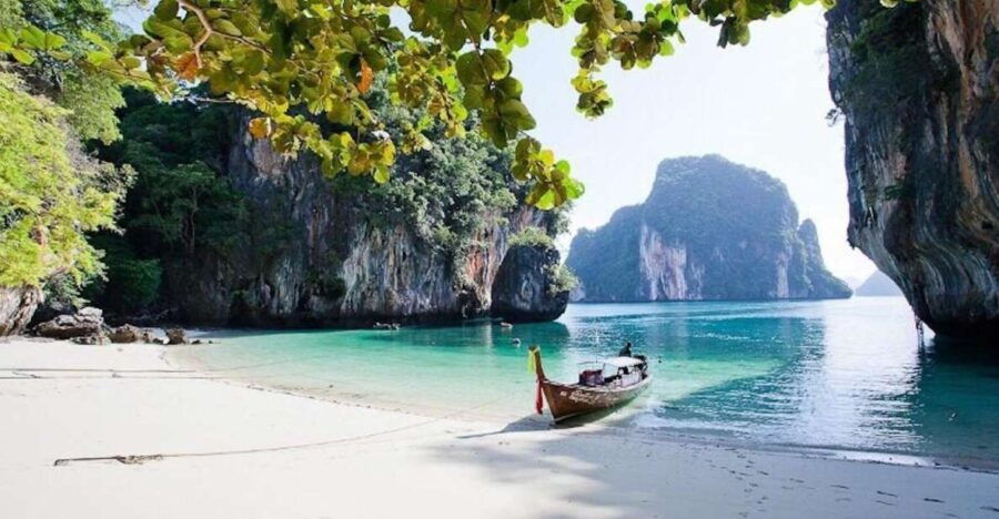 Krabi: Hong Islands Longtail Private Boat Trip & Snorkeling