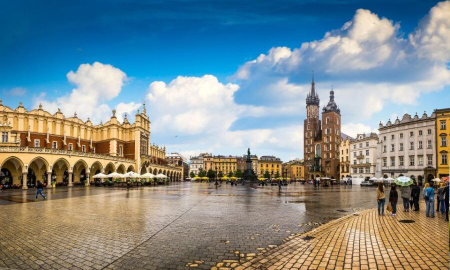Krakow and Auschwitz: Full Day Trip From Warsaw - Good To Know