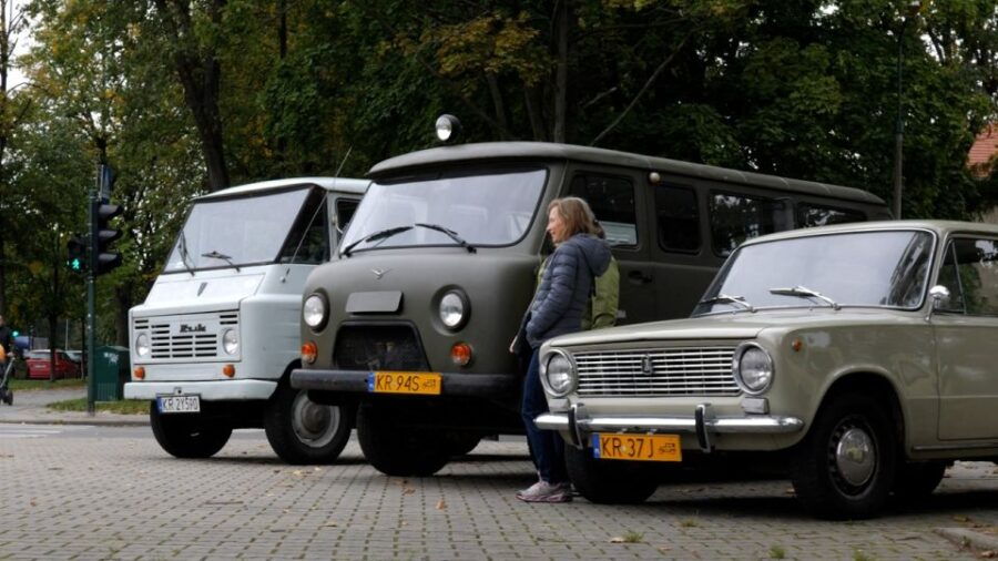 Krakow: Nowa Huta Guided Tour in Retro Car With Bunker Visit - Inclusions and Activities on Tour