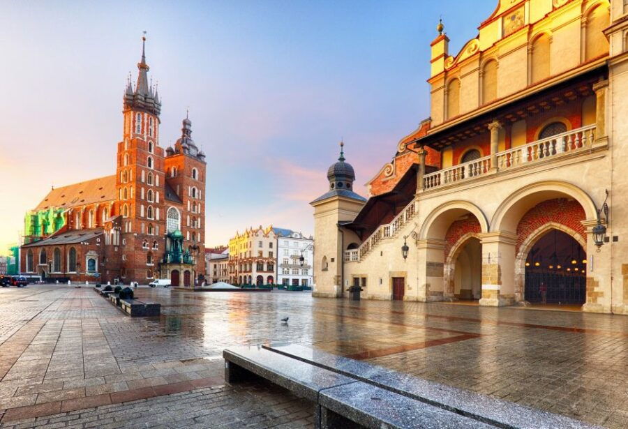 Krakow Old Town and Cloth Hall Private Guided Tour - Good To Know