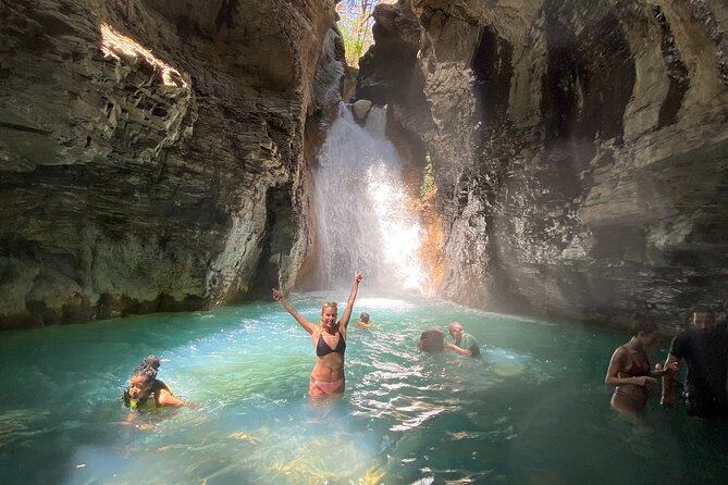 La Leona Waterfall Adventure Hike (Group Tour) - Meeting Details
