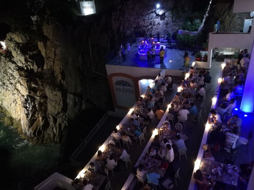 La Quebrada: Two Drinks & High Cliff Diving Exhibition - Good To Know