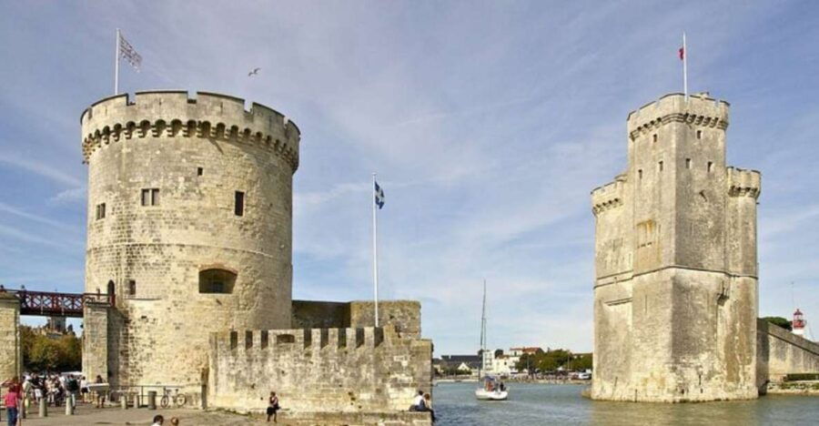 La Rochelle: Private Custom Tour With a Local Guide - Good To Know
