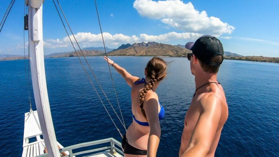 Labuan Bajo: Swim and Snorkel Komodo Island Trip With Lunch