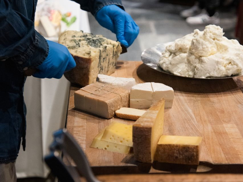 Lake Como: Cheese Factory Tour and Tasting in Valsassina