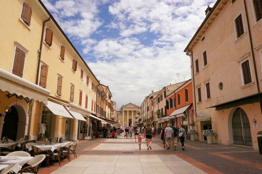 Lake Garda: Wine Tour and Tasting Experience in Bardolino