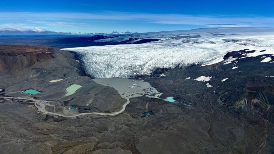 Landmarks From Above: Helicopter Tour With Geothermal Bath