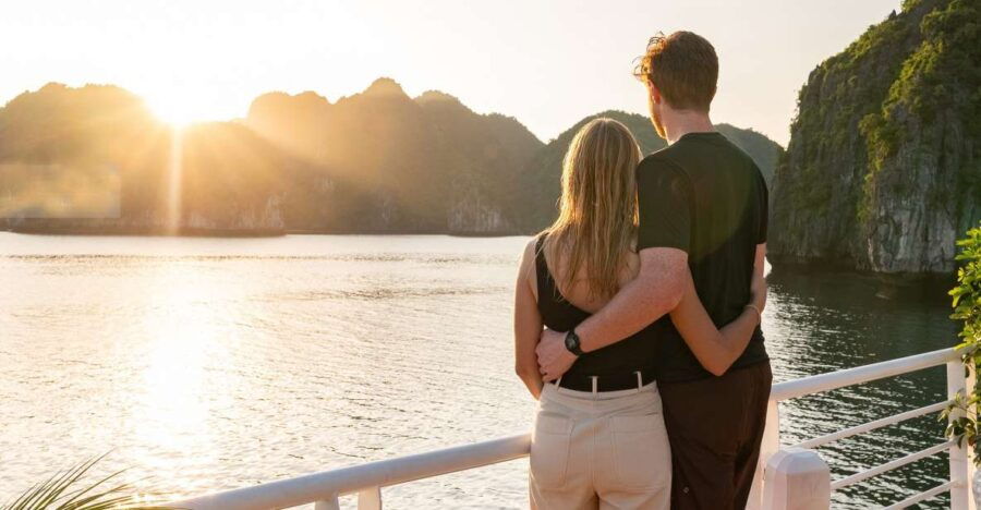 Lanhabay-Catba Island-Viethai Village Luxury Cruise 1 Day.