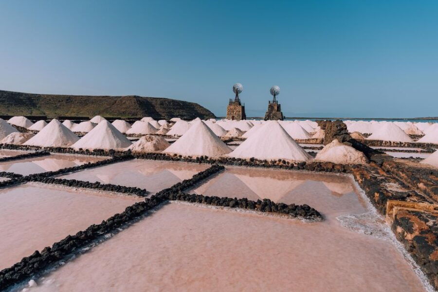 Lanzarote: Janubio Salt Flats Guided Tour