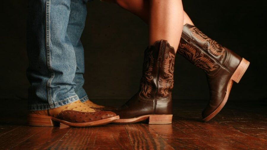 Las Vegas: Country Bar Crawl by Party Bus W/ Mixed Drinks - Good To Know