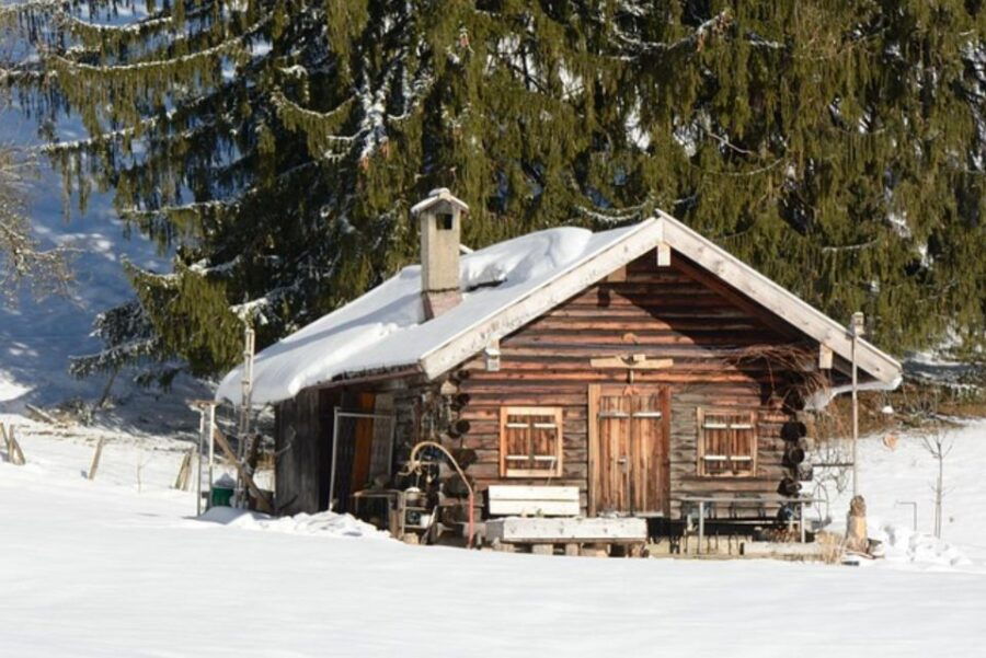 Les Menuires: Snowshoe Walk in Heart of an Alpine Refuge