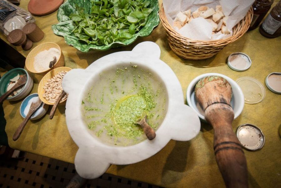 Levanto: Pesto-Making Class