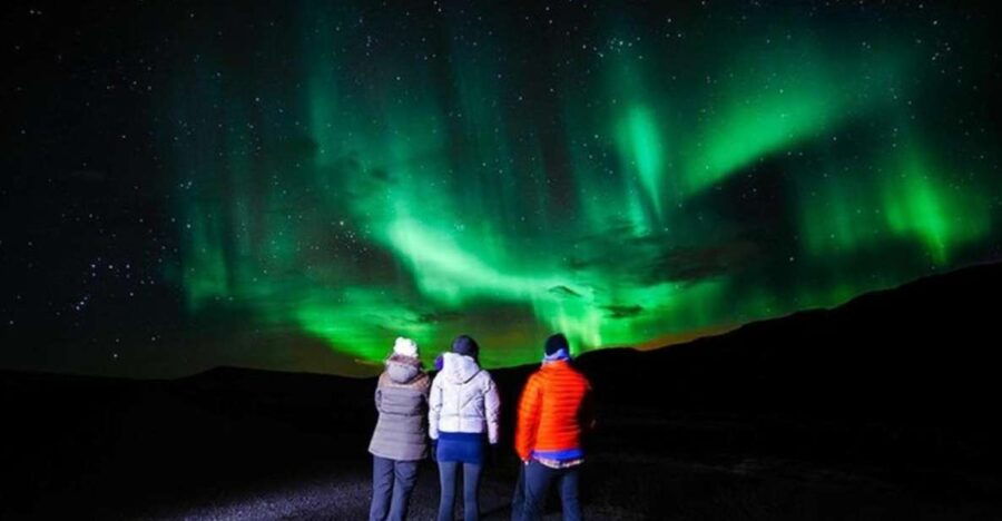 Levi: Northern Lights Hunt Including Campfire Snacks